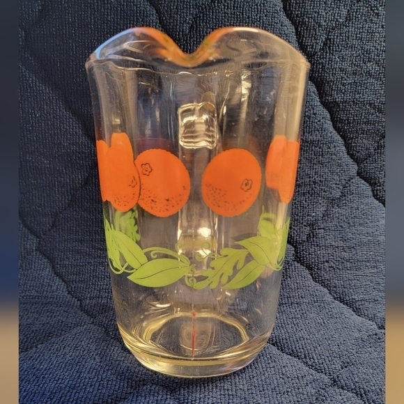 Vintage clear glass juice pitcher w/ oranges leaves - Picture 4 of 5